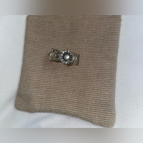 NWT Gucci Double G Mother of Pearl Ring - Picture 4 of 9